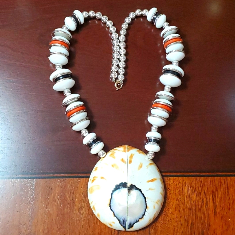 Necklace vintage  NECKLACE SHELL AND BEADS 70'S